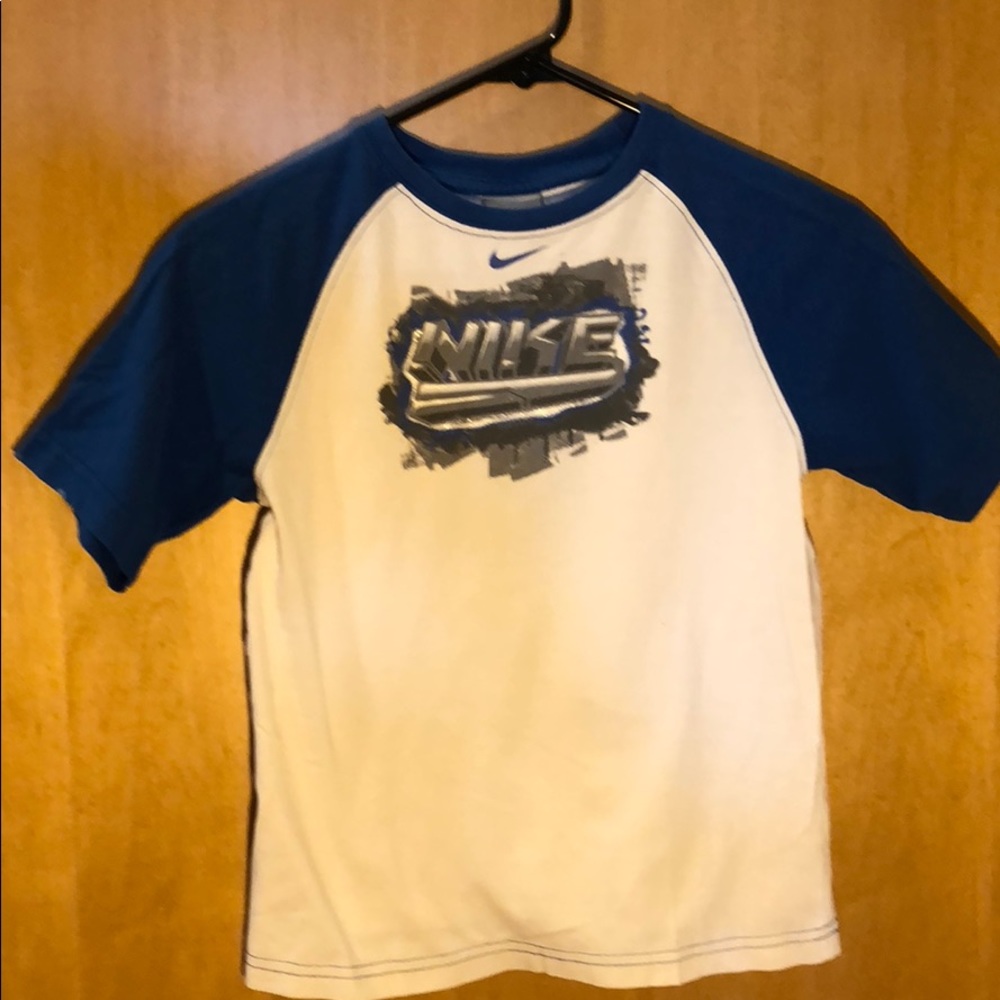 Nike T-shirt